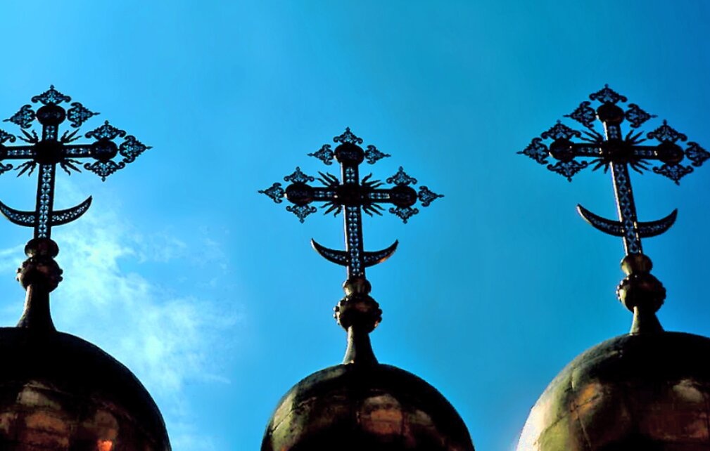 Золотые купола Верхоспасского собора