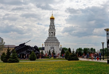 Храм Святых Апостолов Петра и Павла на Прохоровском поле