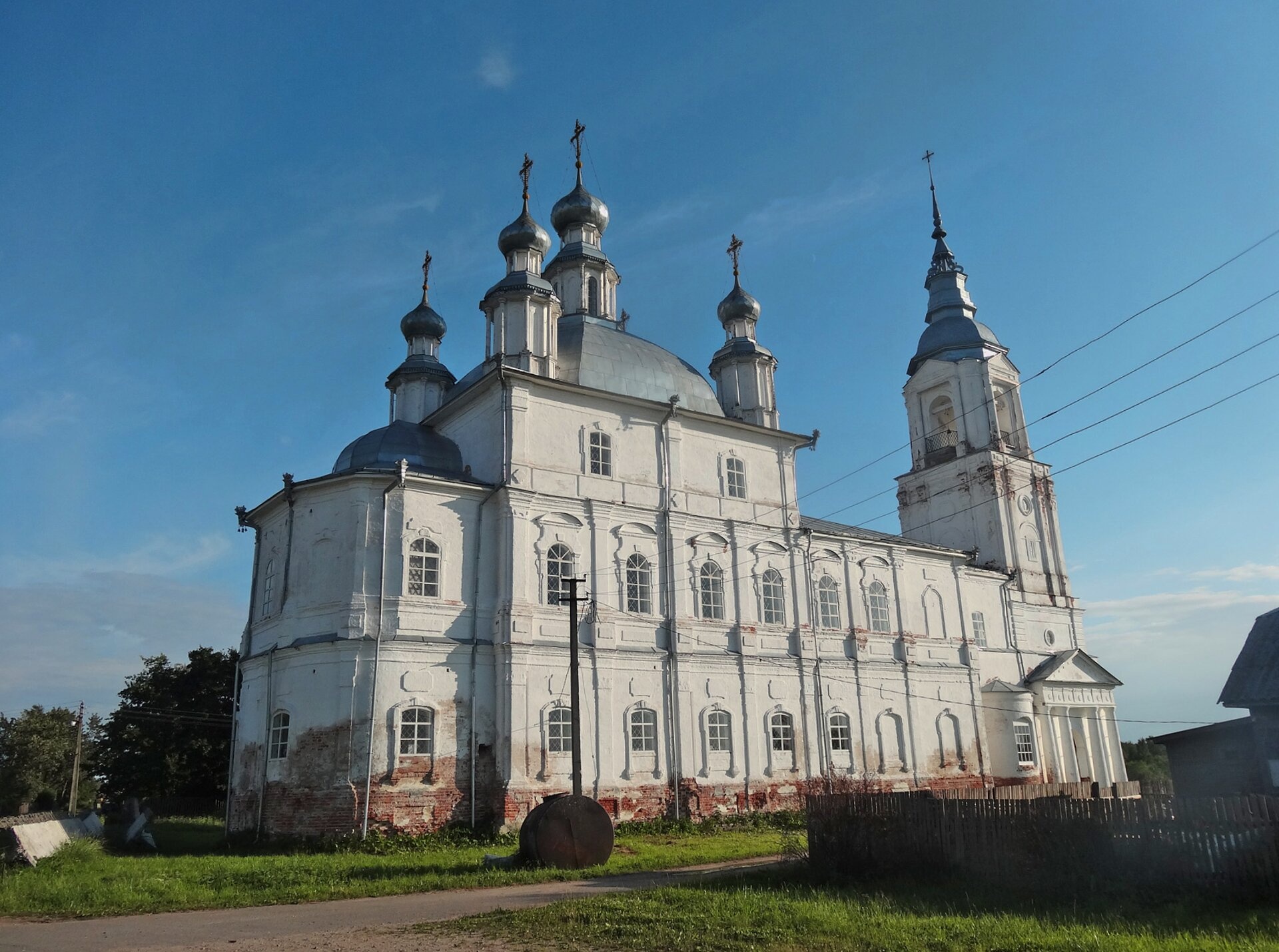 Храм Архангела Михаила на Бохтюге в селе Архангельское