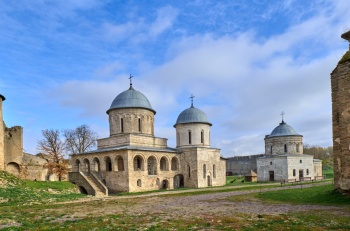 Успенская и Никольская церкви в Ивангородской крепости