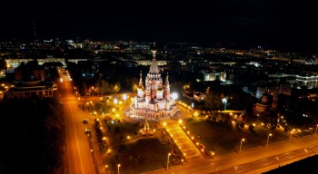 Михайловский собор в Ижевске в ночной подсветке