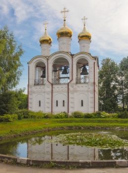 Колокольня Никольского монастыря в Переславле-Залесском