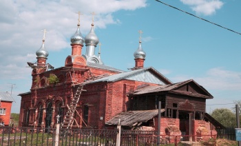 Церковь Троицы Живоначальной в селе Бисерево