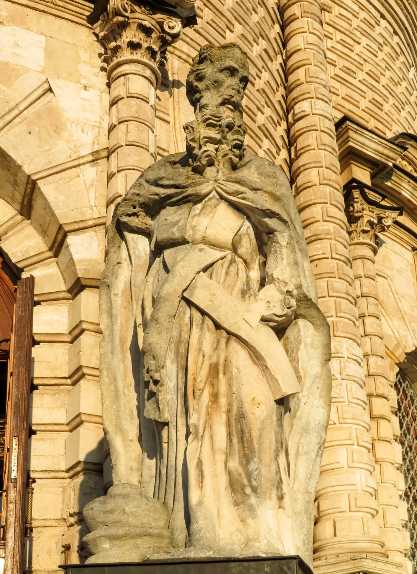 Знаменская церковь в Дубровицах: архитектурная деталь барочного храма