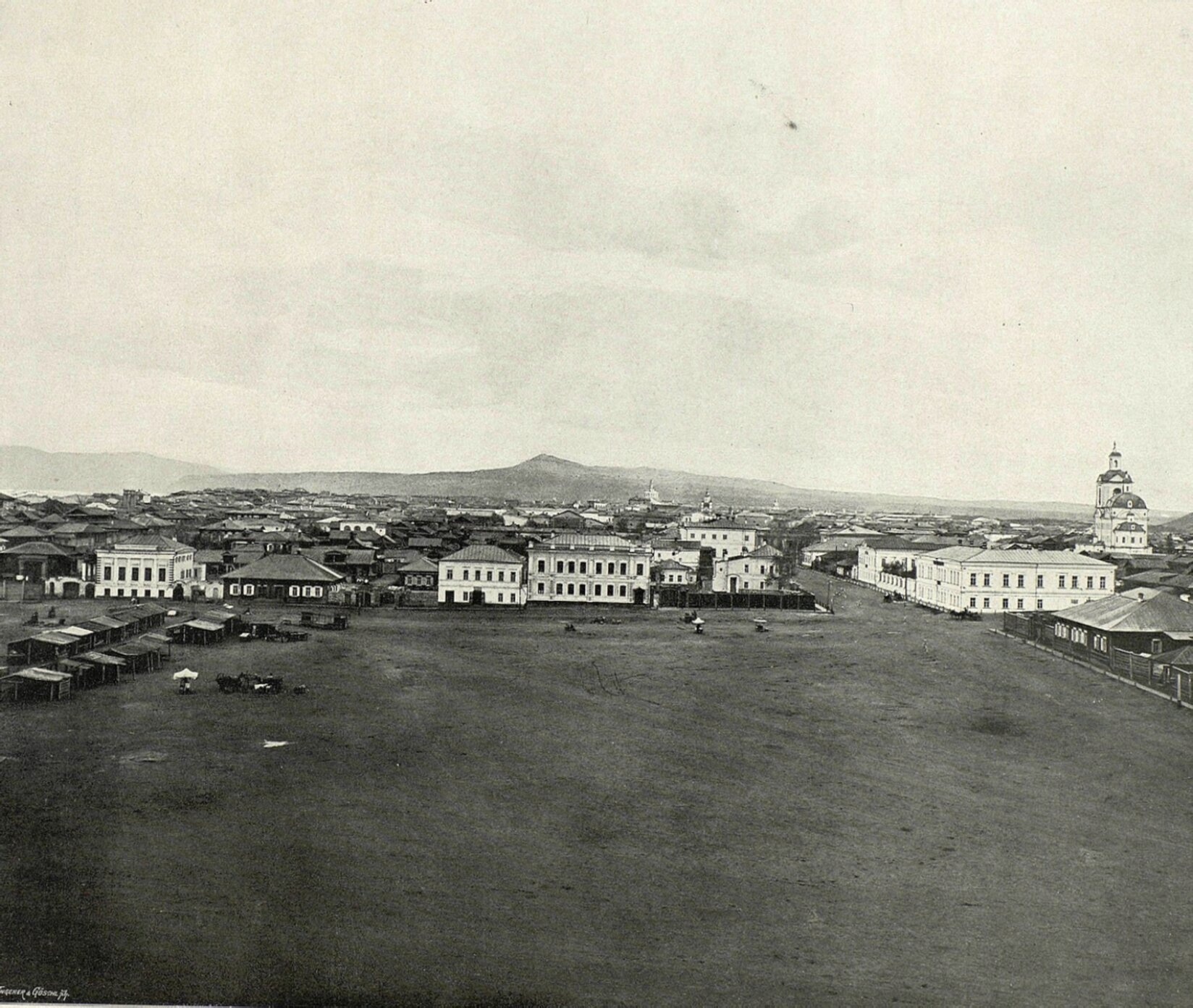 Панорамный вид на Красноярск с Благовещенской церковью