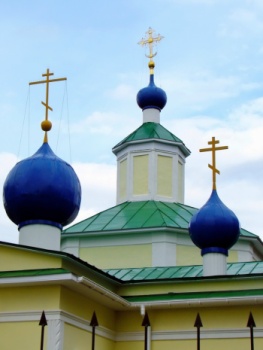 Храм Святых Апостолов Петра и Павла в Лужках