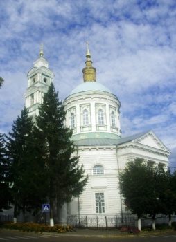 Покровский собор в Рыльске — история и архитектура