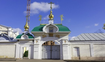 Вознесенский женский монастырь в Тамбове: вход и Антониевский корпус