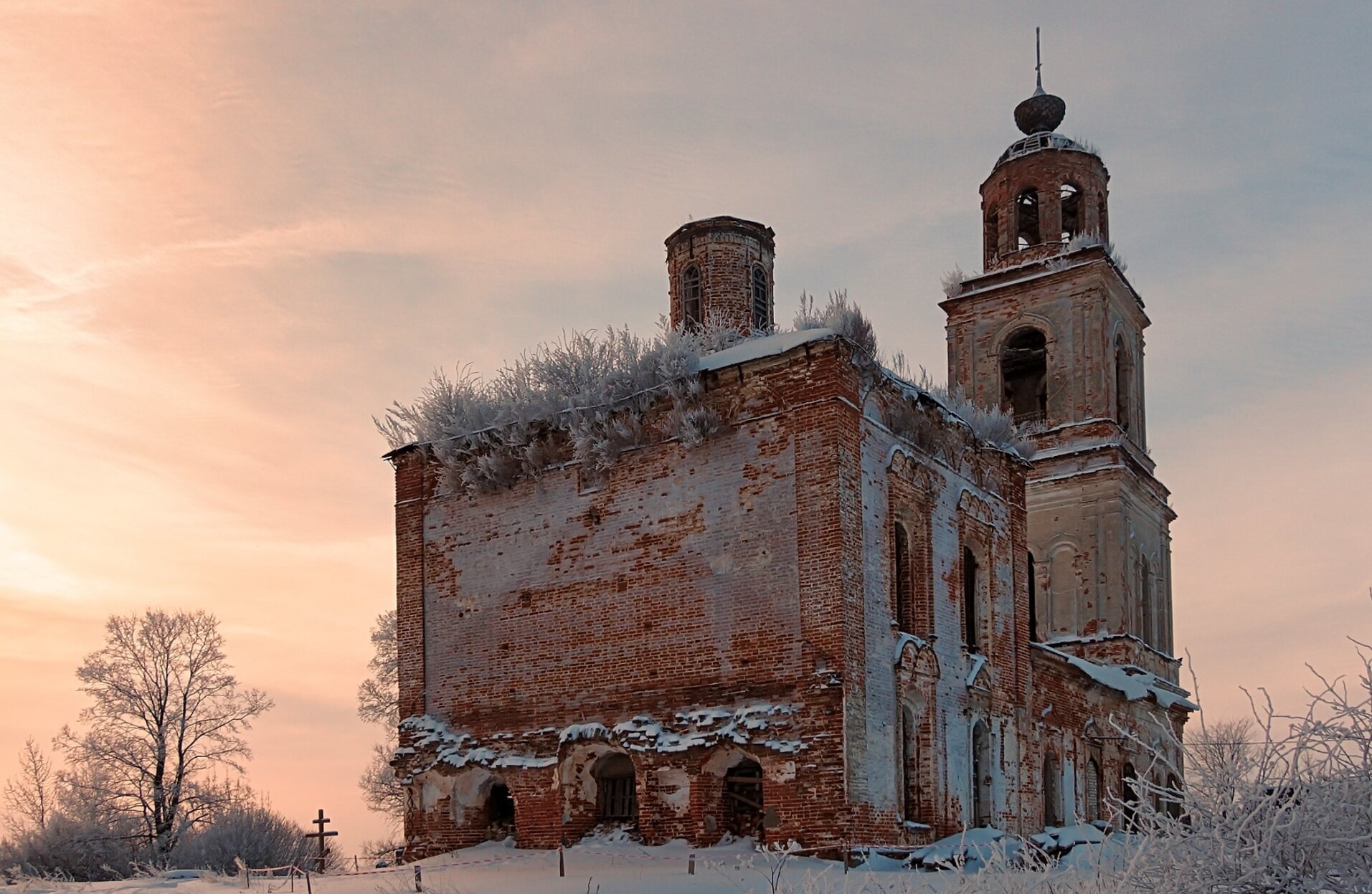 Церковь Смоленской иконы Божией Матери в Устье: зимняя фотография