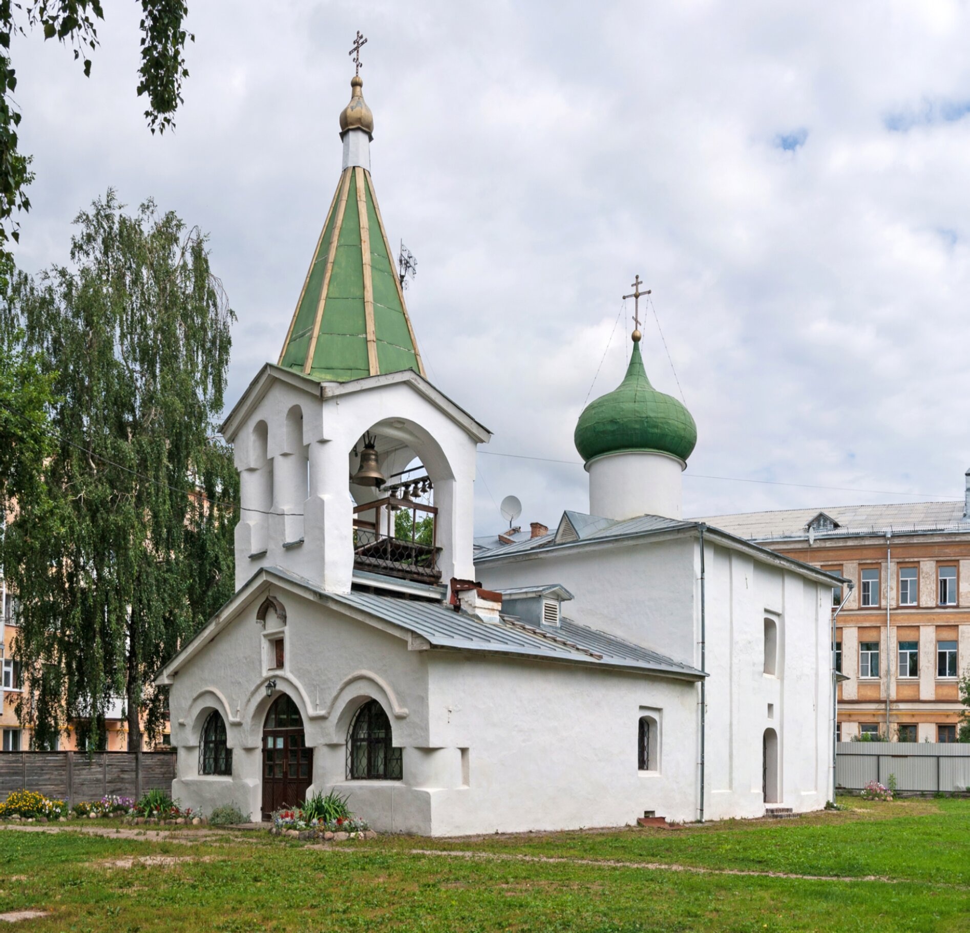 Церковь Преполовения Пятидесятницы в Пскове