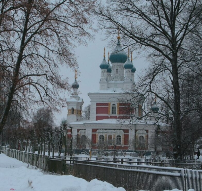 Храм Покрова Пресвятой Богородицы в Гатчине - зимняя фотография