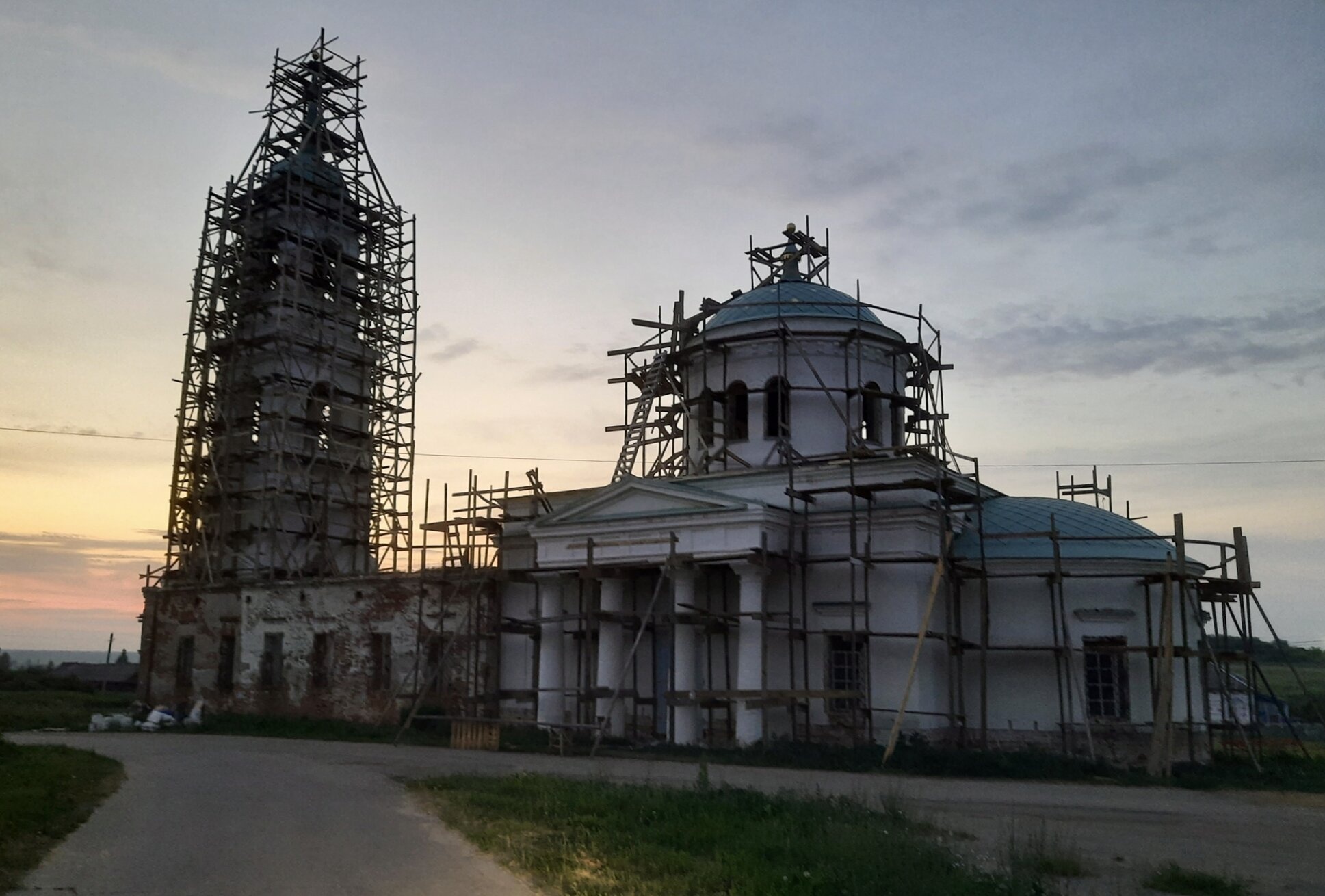 Церковь Михаила Архангела в селе Трудовое - восстановление исторического храма
