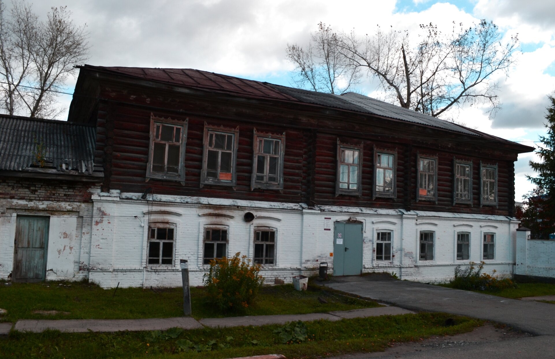 Бывшая гостиница Свято-Покровского женского монастыря в Верхотурье