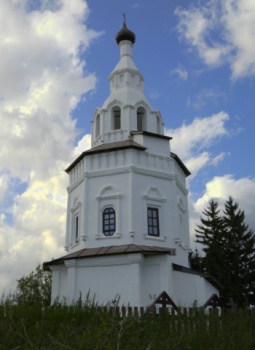 Церковь Троицы Живоначальной в селе Лужники