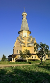 Успенская церковь в селе Варзуга