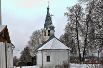 Церковь Введения во храм Пресвятой Богородицы в зимнем убранстве