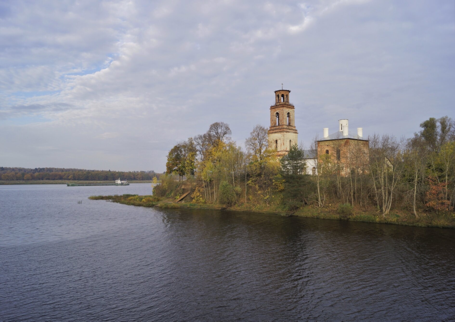 Церковь Смоленской иконы Божией Матери в селе Устье