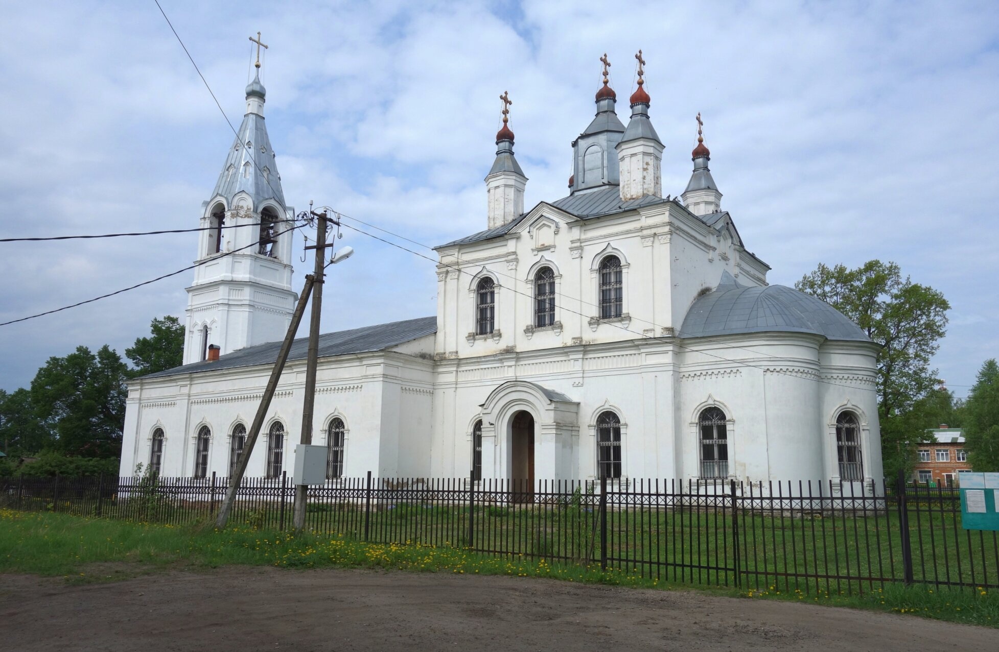 Воскресенский храм в селе Раменье