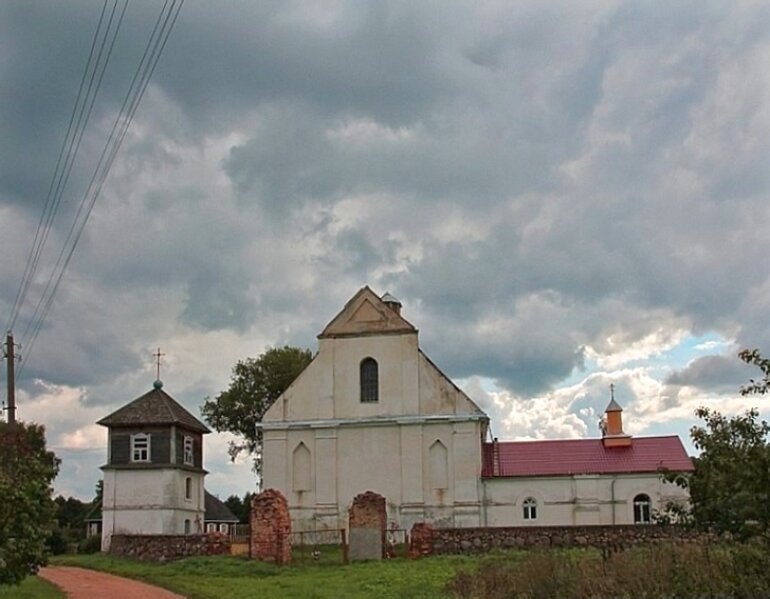 Церковь Успения Пресвятой Богородицы в деревне Плебань