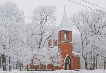 Церковь Рождества Иоанна Предтечи на Каменном острове в зимнем убранстве