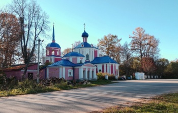 Храм Воскресения Христова в селе Прутня