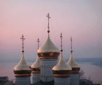 Золотые купола Собора Рождества Иоанна Предтечи в Нижнем Новгороде