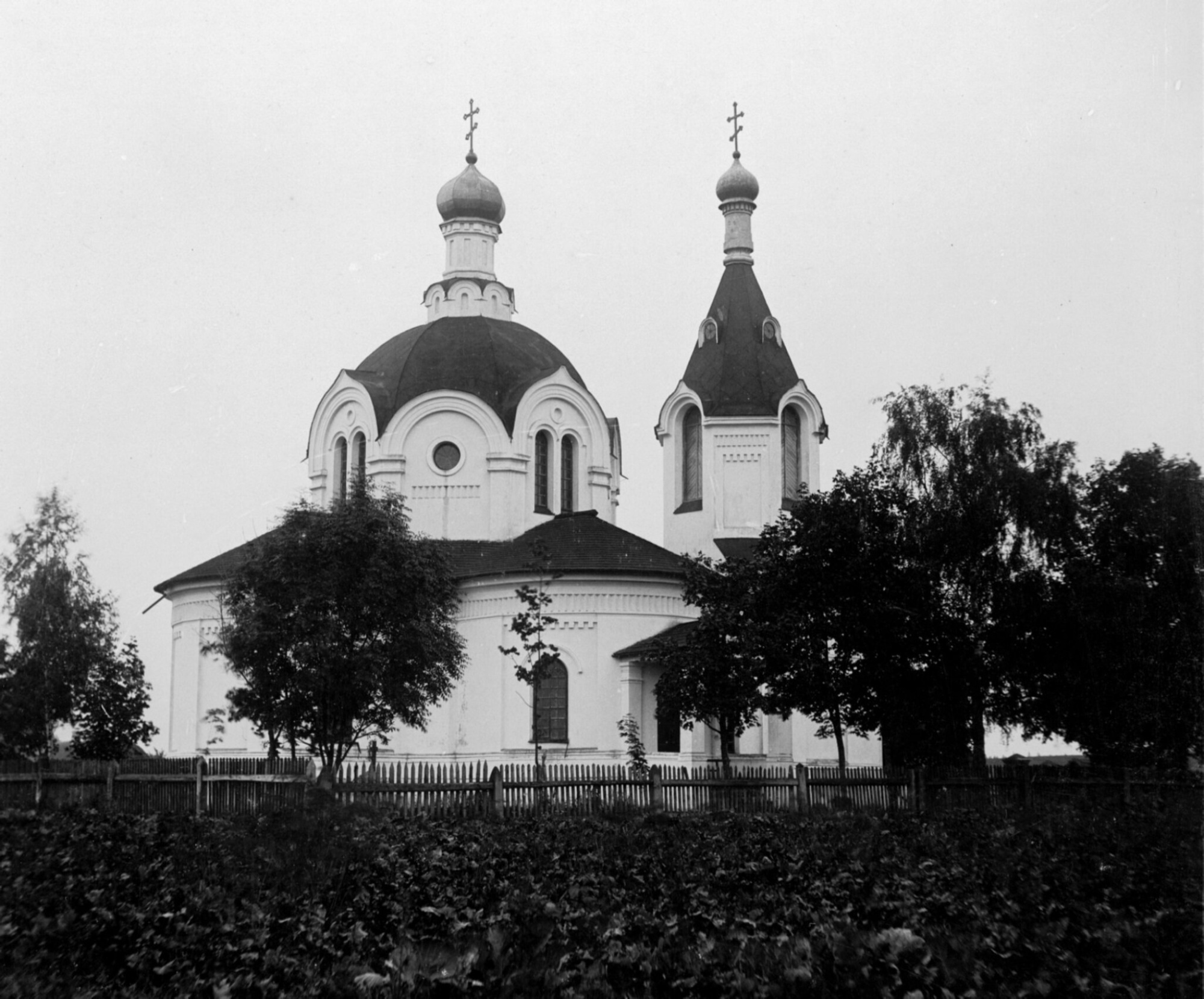 Церковь Святой Троицы в деревне Лебедево