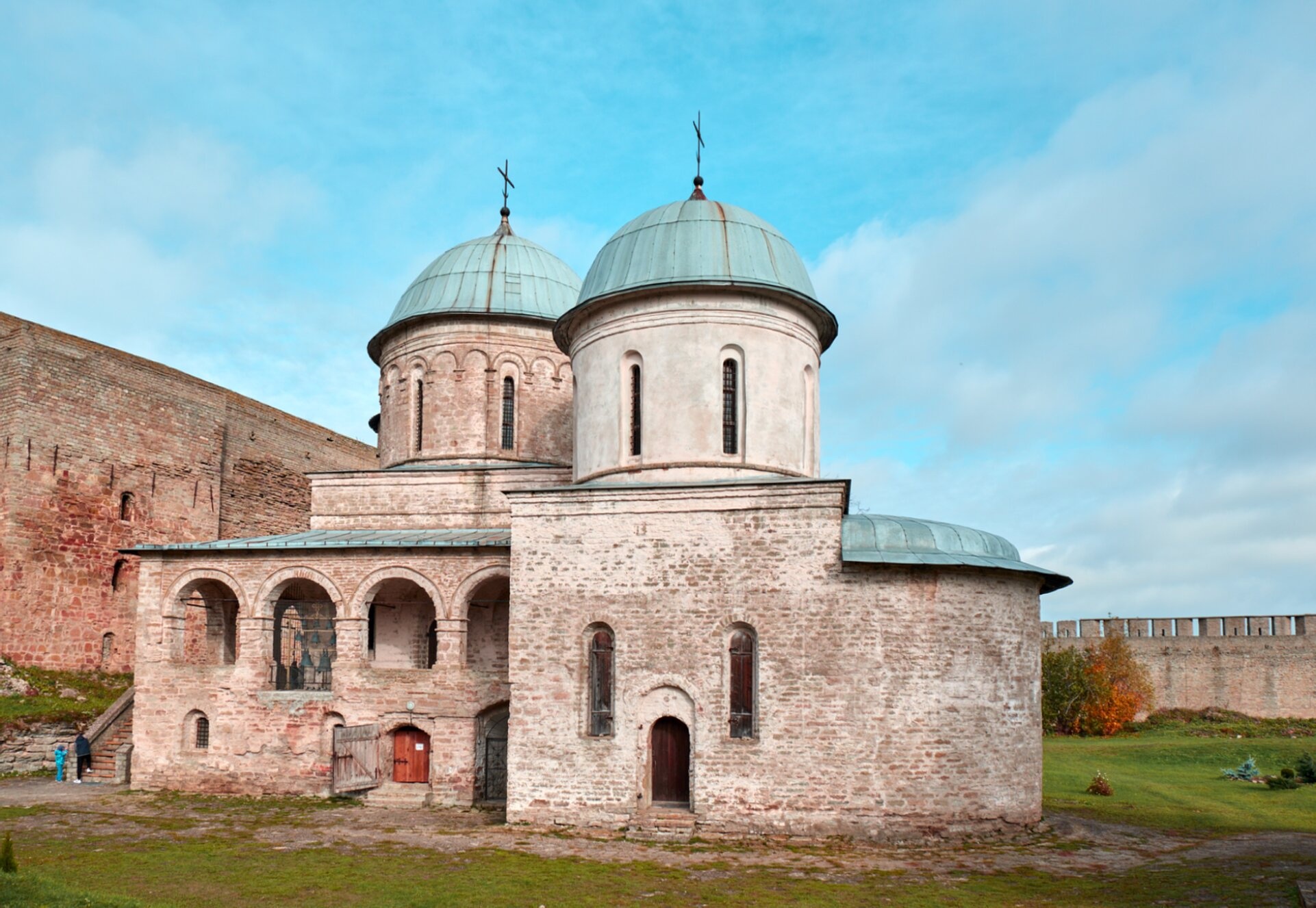 Успенская церковь и Никольский храм в Ивангородской крепости