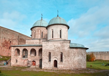 Успенская церковь и Никольский храм в Ивангородской крепости