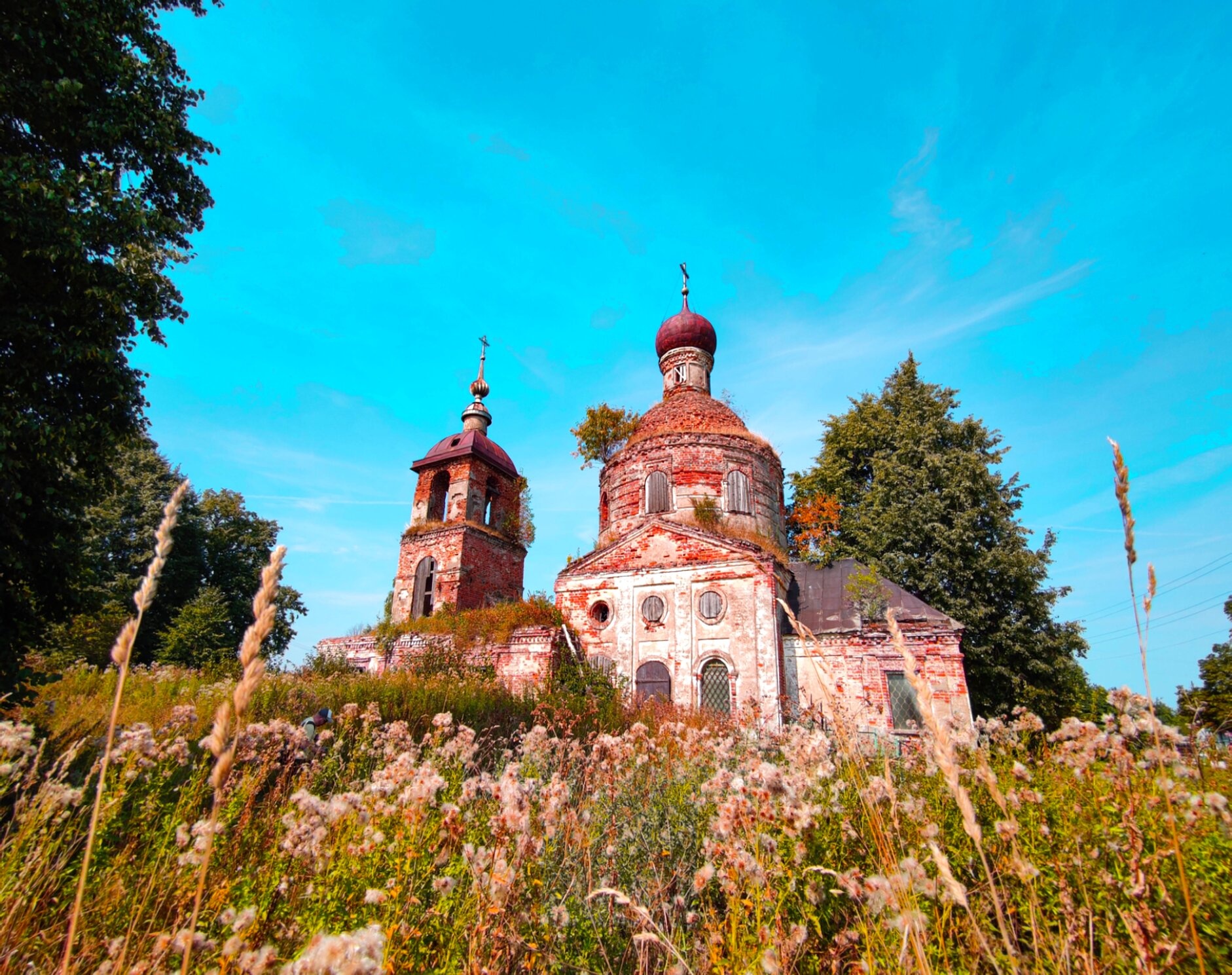 Заброшенный храм в честь Введения во храм Пресвятой Богородицы