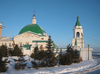 Свято-Троицкий мужской монастырь в зимнем убранстве
