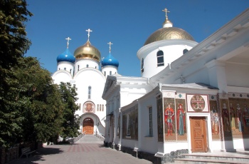 Православный монастырский комплекс: архитектура и убранство