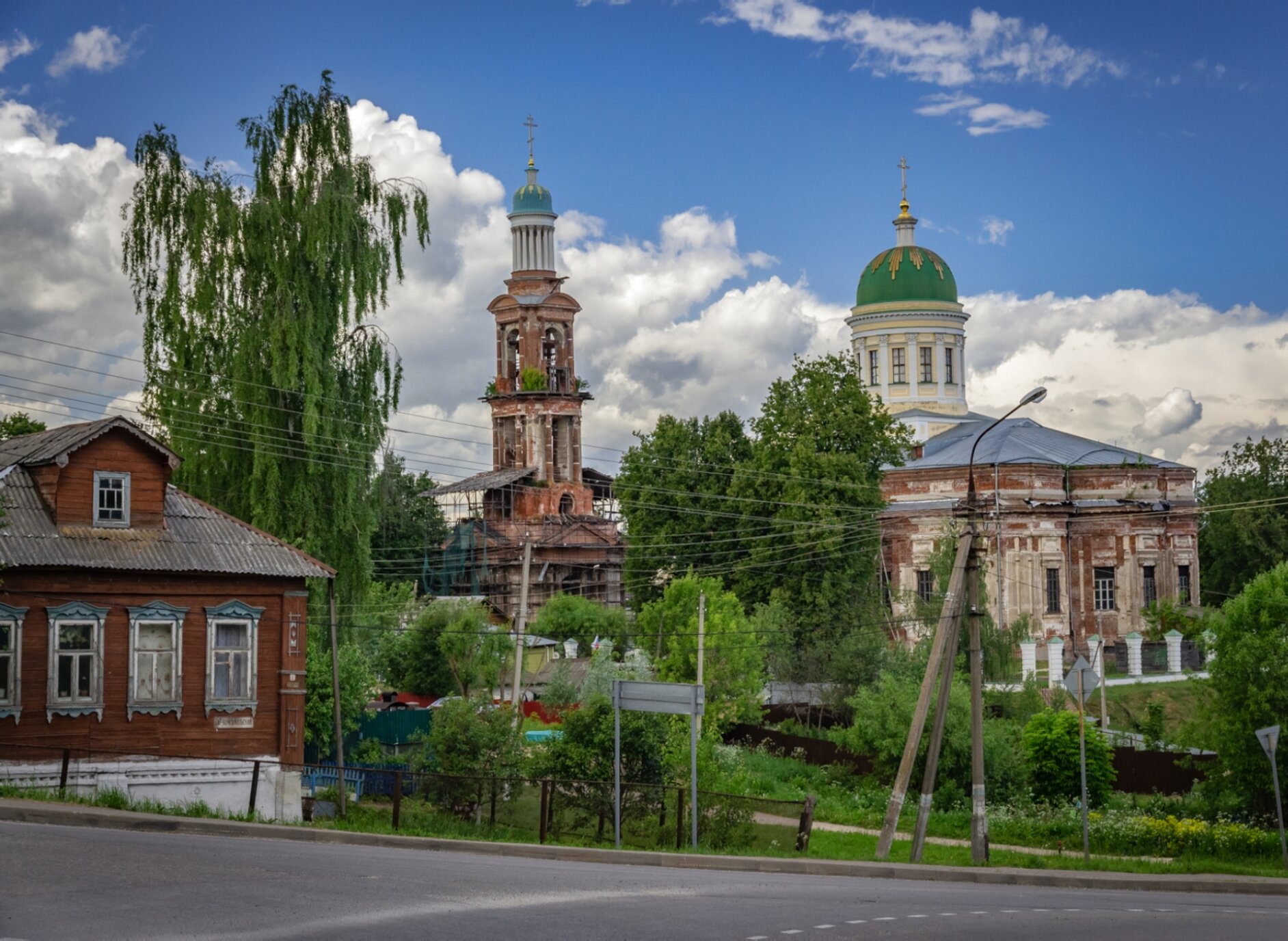 Собор Троицы Живоначальной в городе Яхроме