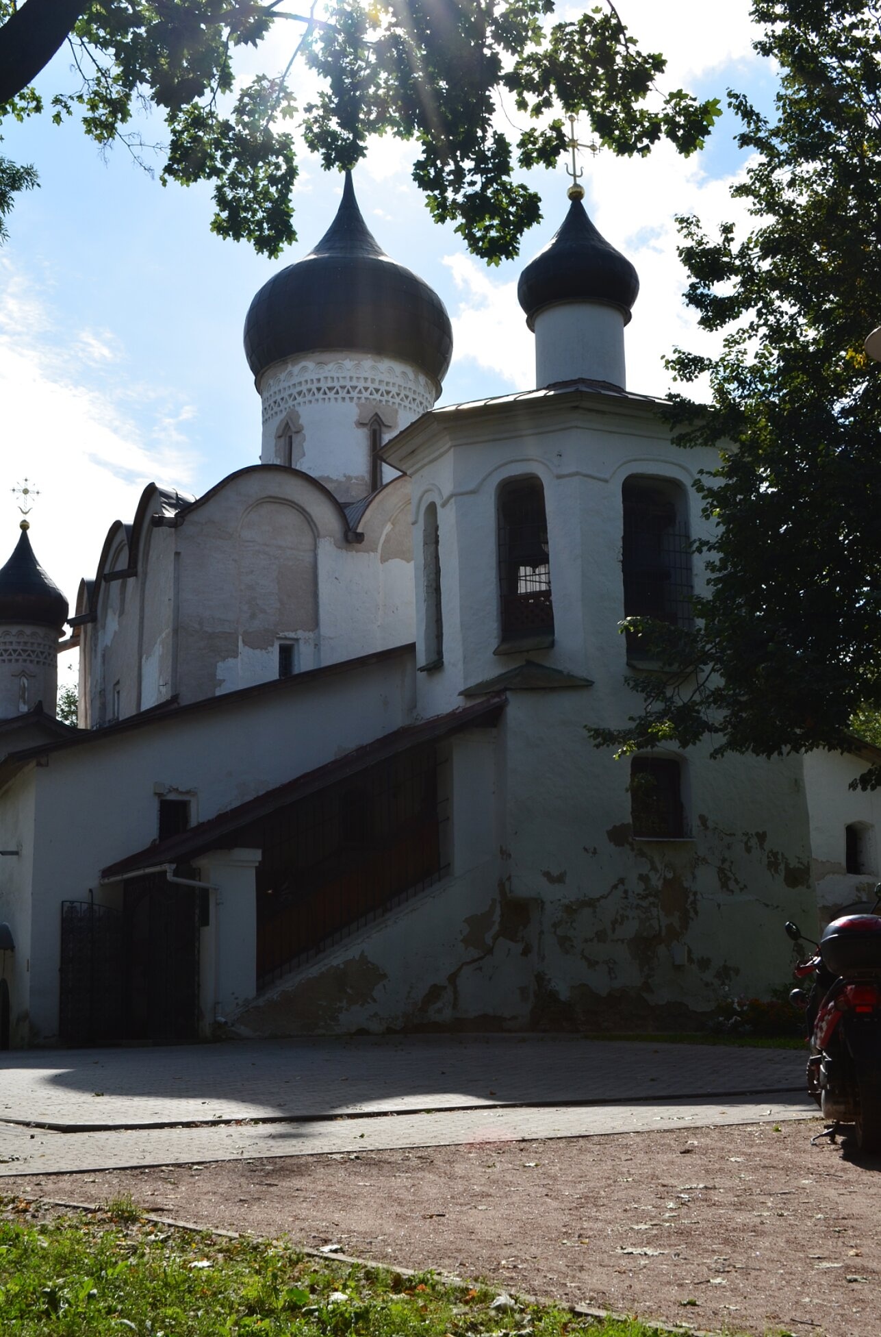 Церковь Василия на Горке в Пскове: история и архитектура