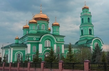 Свято-Троицкий собор в посёлке Ровеньки