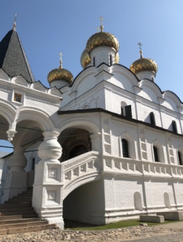 Троицкий собор Ипатьевского монастыря - архитектурная жемчужина Костромы