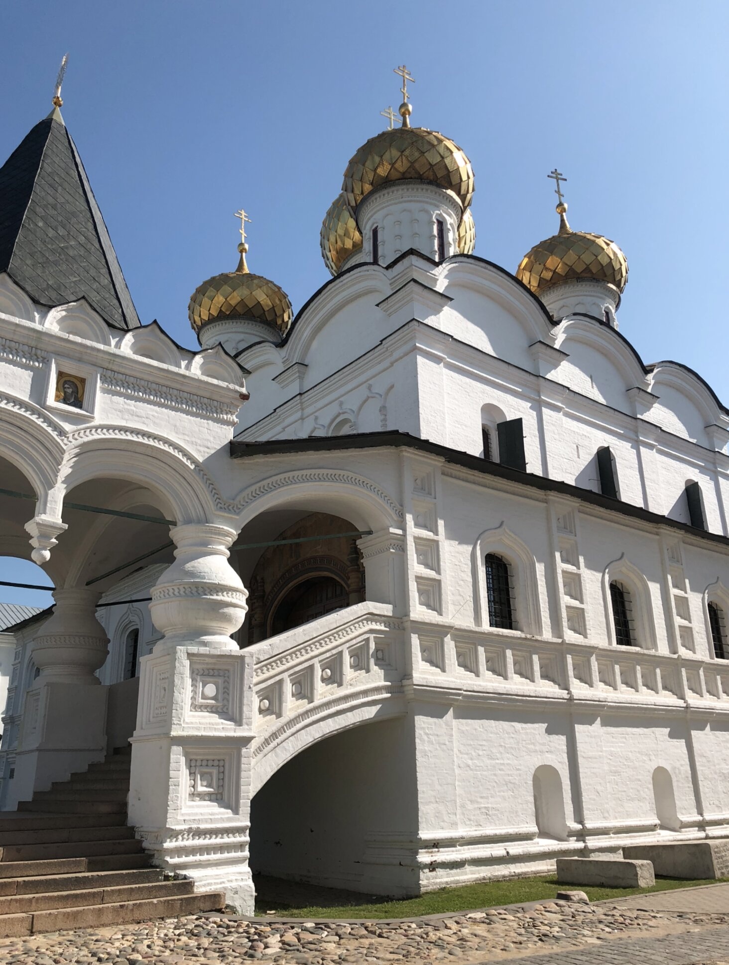 Троицкий собор Ипатьевского монастыря - архитектурная жемчужина Костромы