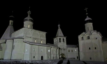Ферапонтов Белозерский Богородице-Рождественский монастырь на ночной фотографии