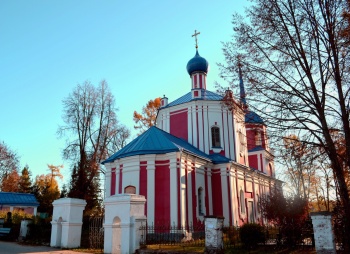 Церковь Воскресения Христова в деревне Прутня