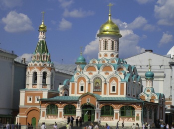 Казанский собор на Красной площади: архитектурная жемчужина и духовный центр