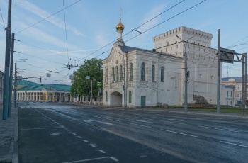 Знаменская церковь и Власьевская башня в Ярославле