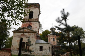 Церковь Воздвижения Креста Господня в селе Марьинка