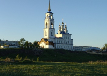 Храм во имя святых первоверховных апостолов Петра и Павла в Североуральске