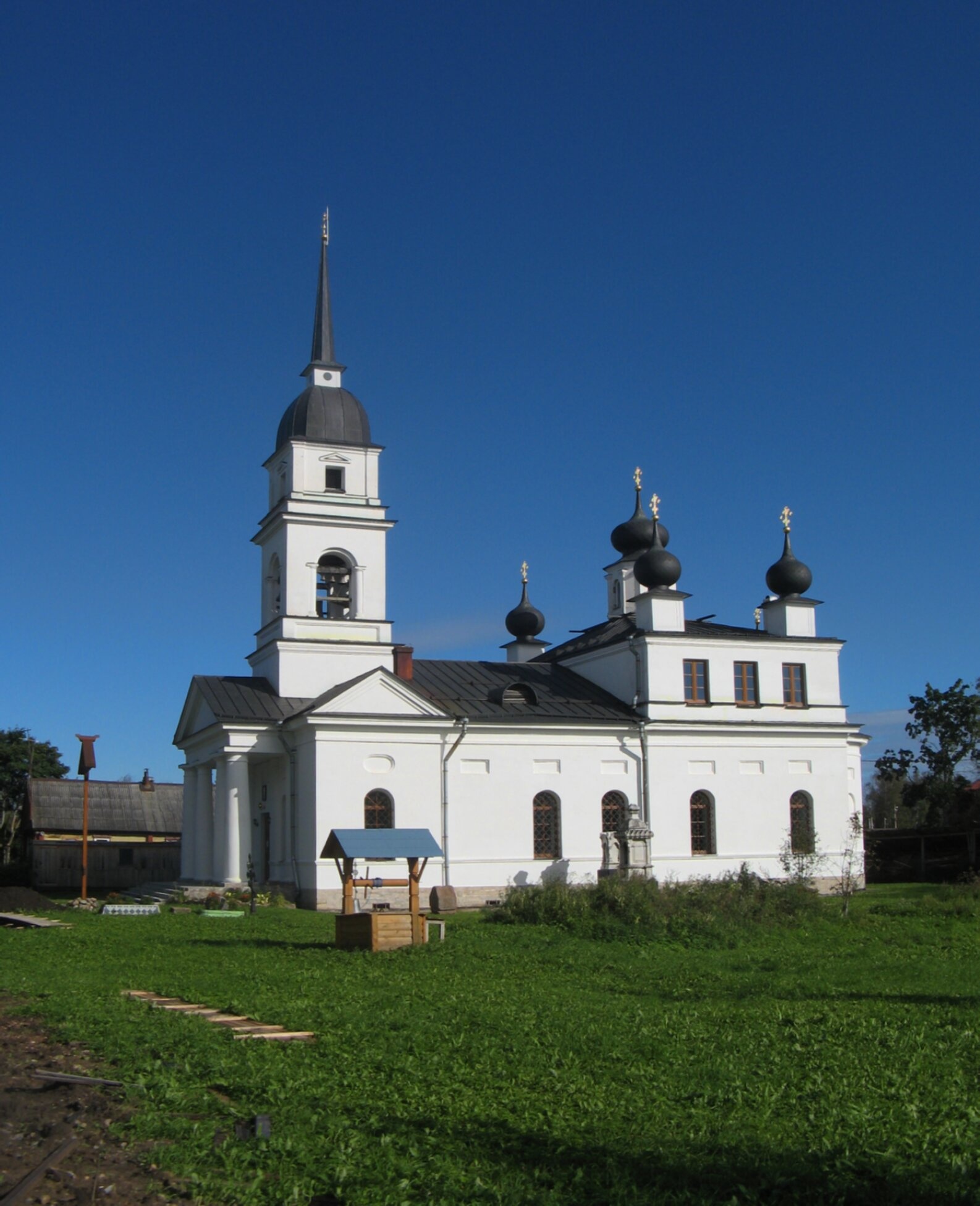 Храм Святителя Николая Чудотворца в деревне Кобона