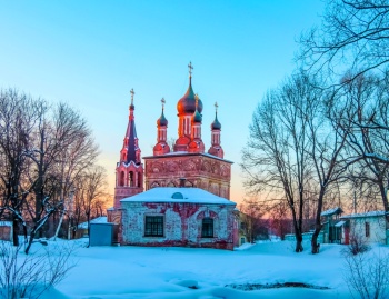 Храм Покрова Пресвятой Богородицы в Мещерском зимой