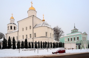 Спасо-Вознесенский женский монастырь в зимнем убранстве