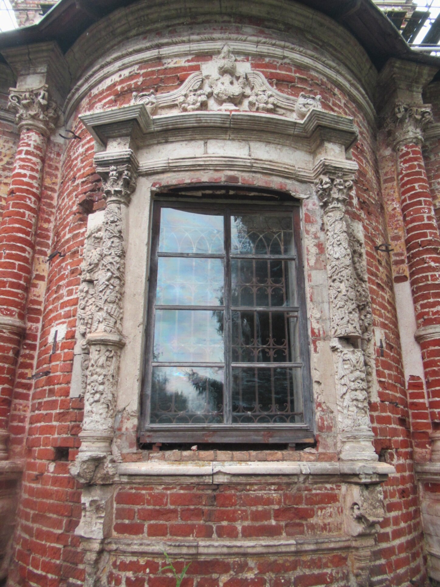 Фрагмент стены Троицкой церкви в селе Дединово