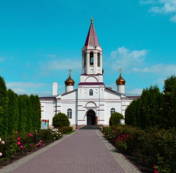 Храм в честь иконы Божией Матери «Знамение» в Серебряных Прудах