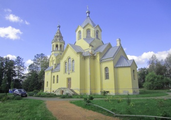 Храм во имя Честных Древ Животворящего Креста Господня в Лисино-Корпус