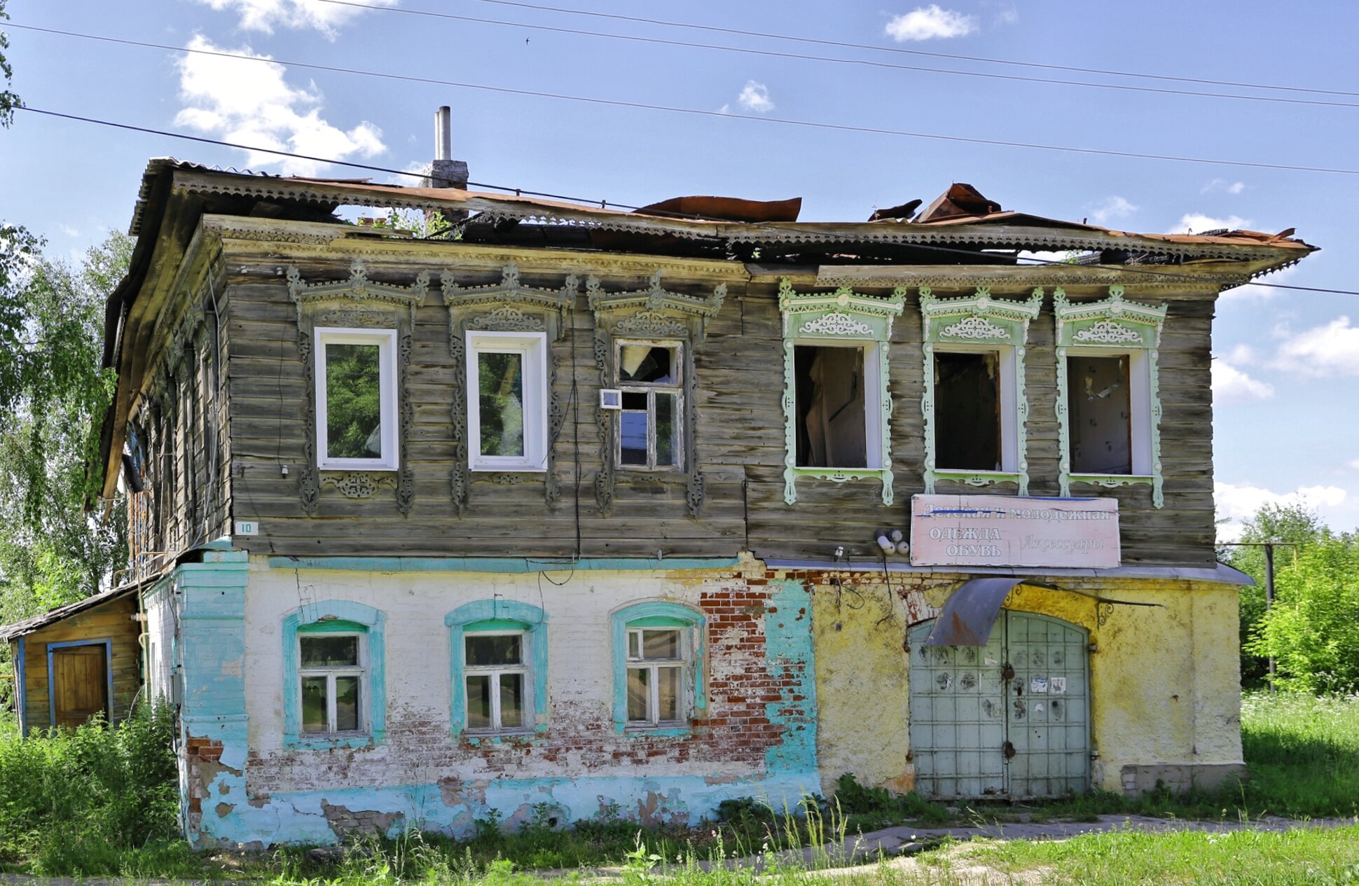 Старинное здание в Ильинском районе - памятник культурного наследия